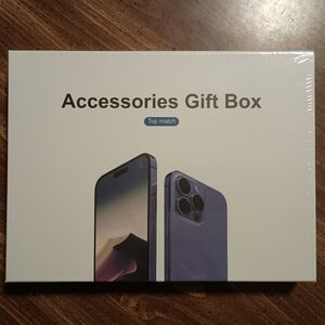 IPHONE ACCESSORY PACK - GIFT BOX - Earbuds Battery Charger Mount Cable - NEW